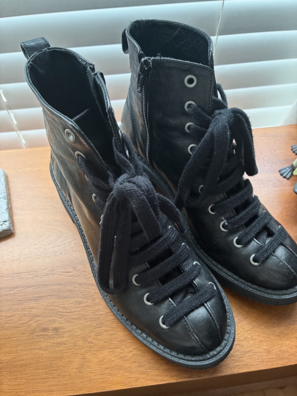 Fluevog Slacker sz 8 moto/ ankle boots - Picture 10 of 11